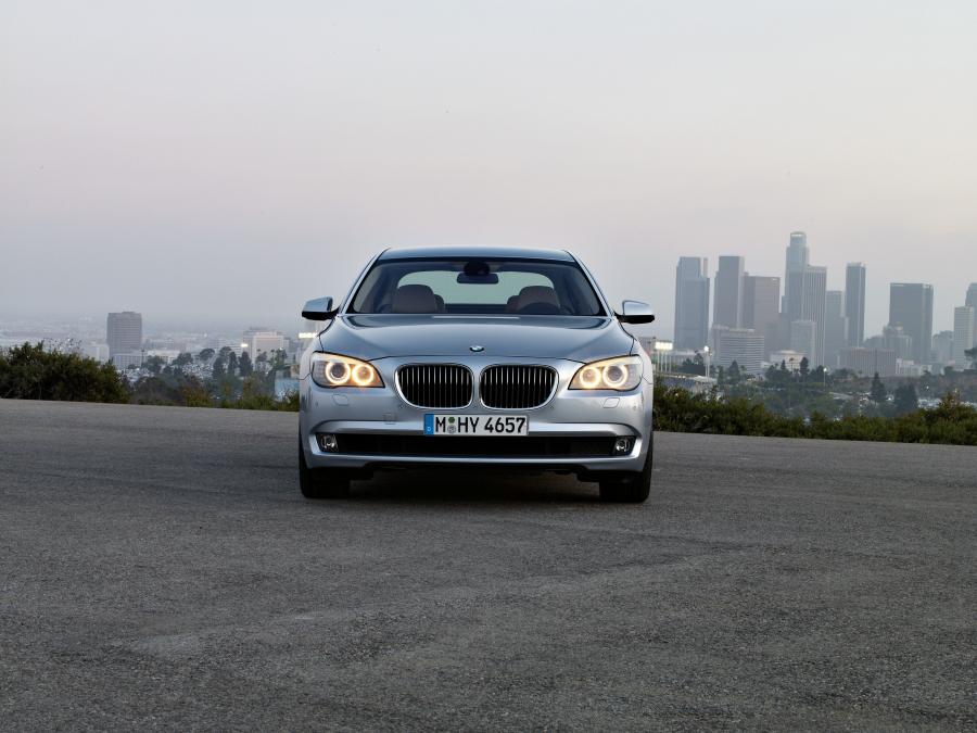  BMW ActiveHybrid 7 2009 года  (фото 13 из 41)